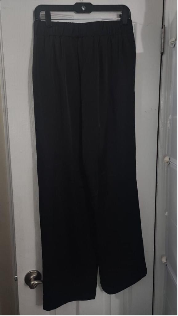 Cynthia Rowley SZ M Faux Silk Black pants slacks Work pleated Pockets