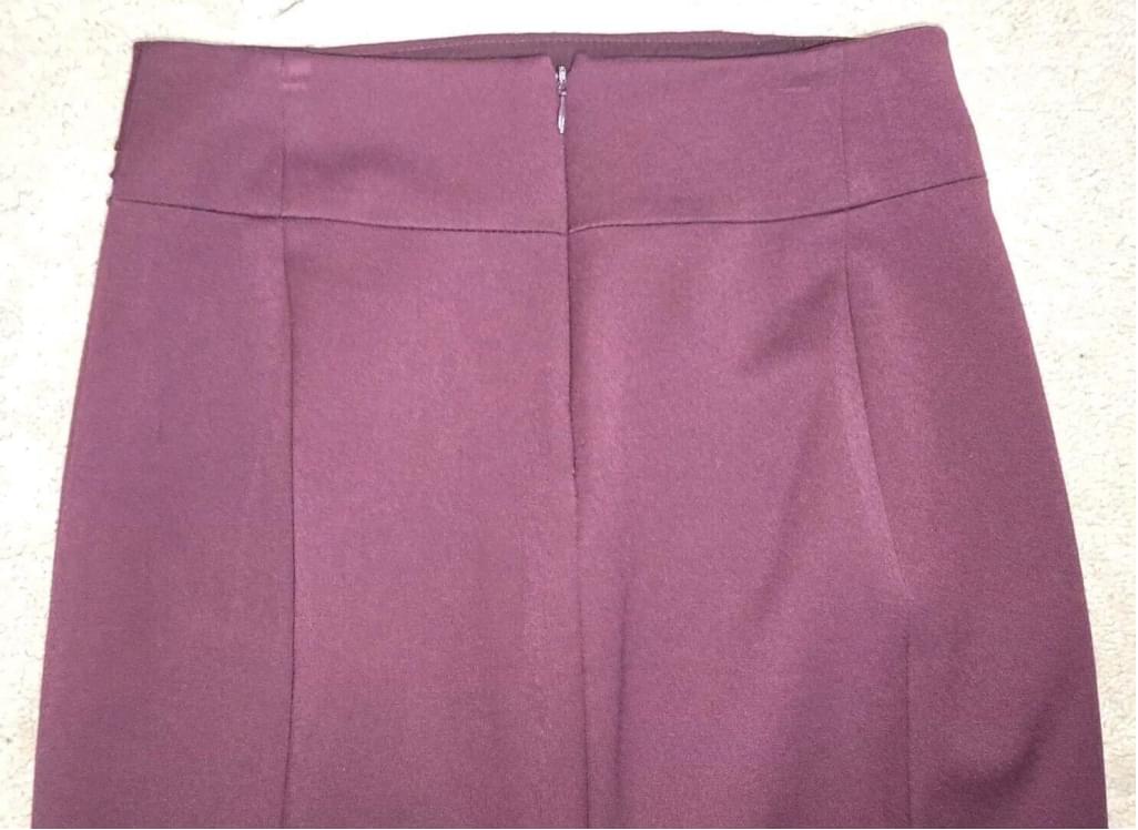 NWT Express Burgandy Zip Back Pencil Skirt Size 2 *MSRP $60*