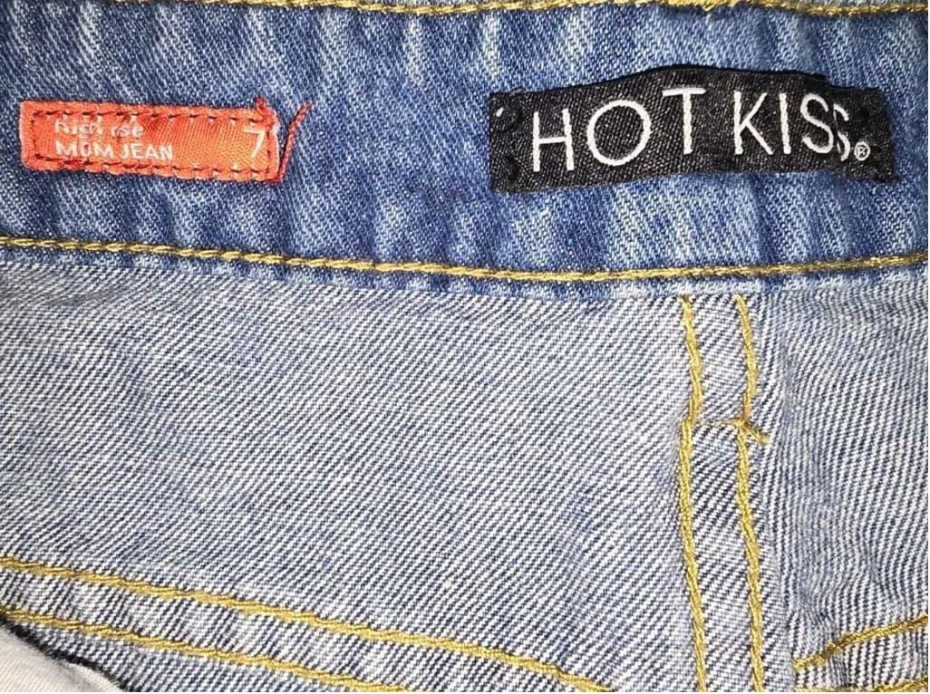 Hot Kiss Ultra Distressed High Rise Mom Jeans Size 7 Frayed Hem