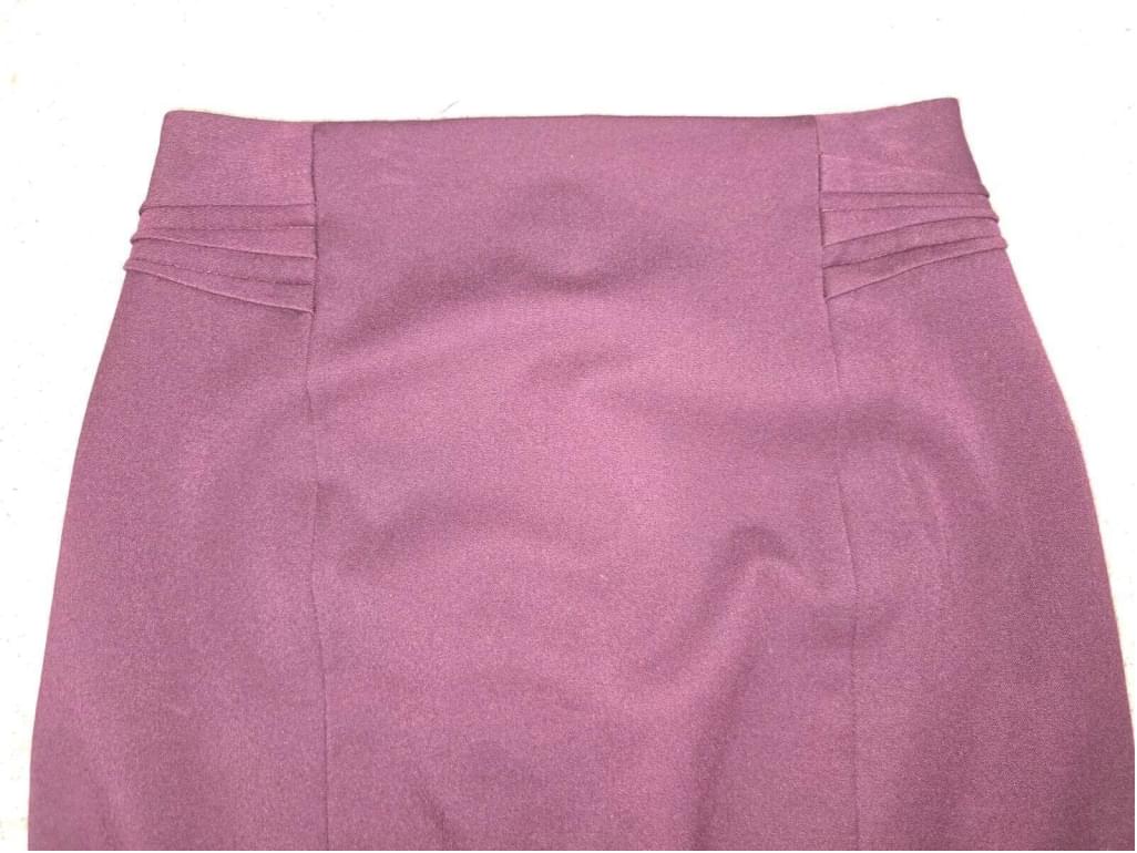 NWT Express Burgandy Zip Back Pencil Skirt Size 2 *MSRP $60*