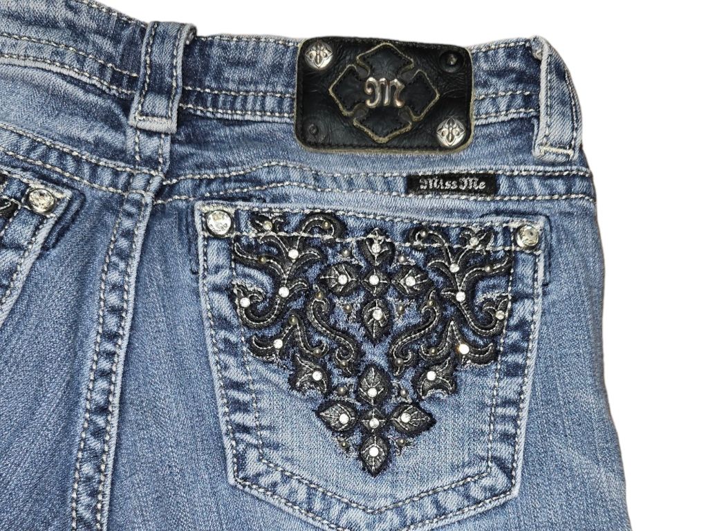 Women's Miss Me Jeans Size 29 X 31 Blue with Black Embellishments Pockets