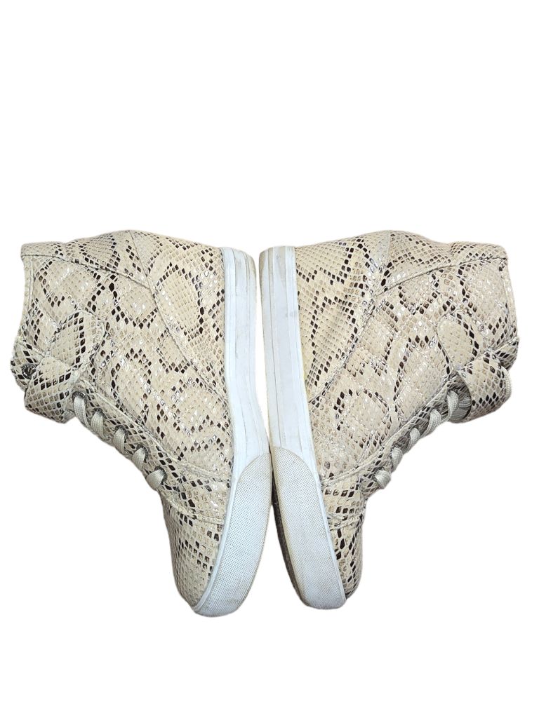 Woman's Juicy Couture JC-Journey Tan Snakeskin Wedge Sneakers Size 8.5 M