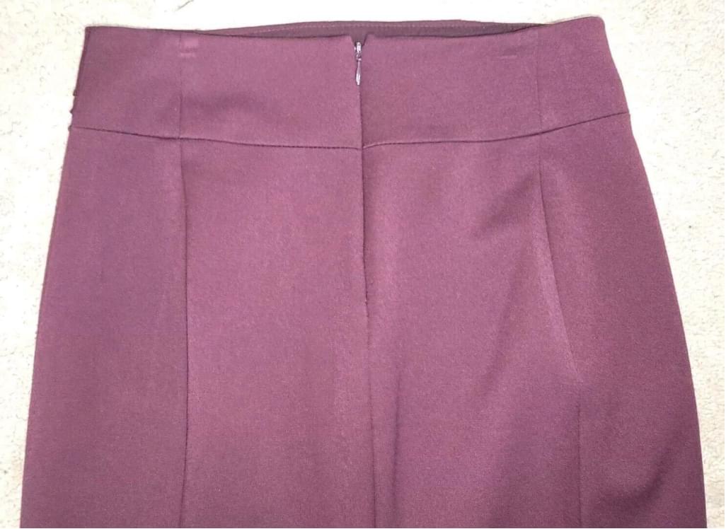 NWT  Express Burgandy Zip Back Pencil Skirt Size 2 *MSRP $60*