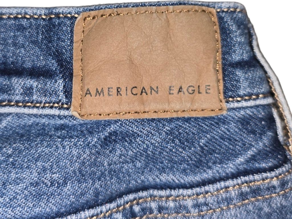 American Eagle 90s Boyfriend Ultra Distressed Bandana Peekaboo Jeans SZ6 Short