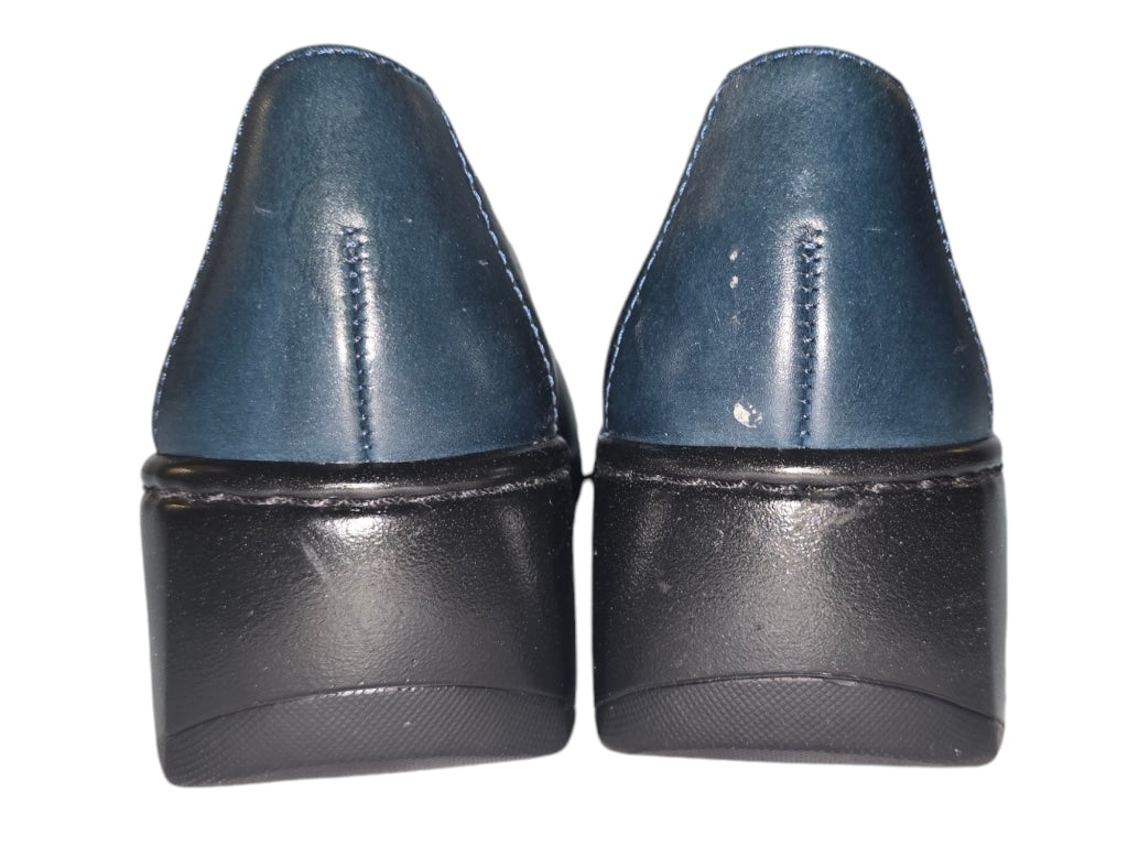 Women's Clarks Turquoise Blue Leather Loafers Size 9