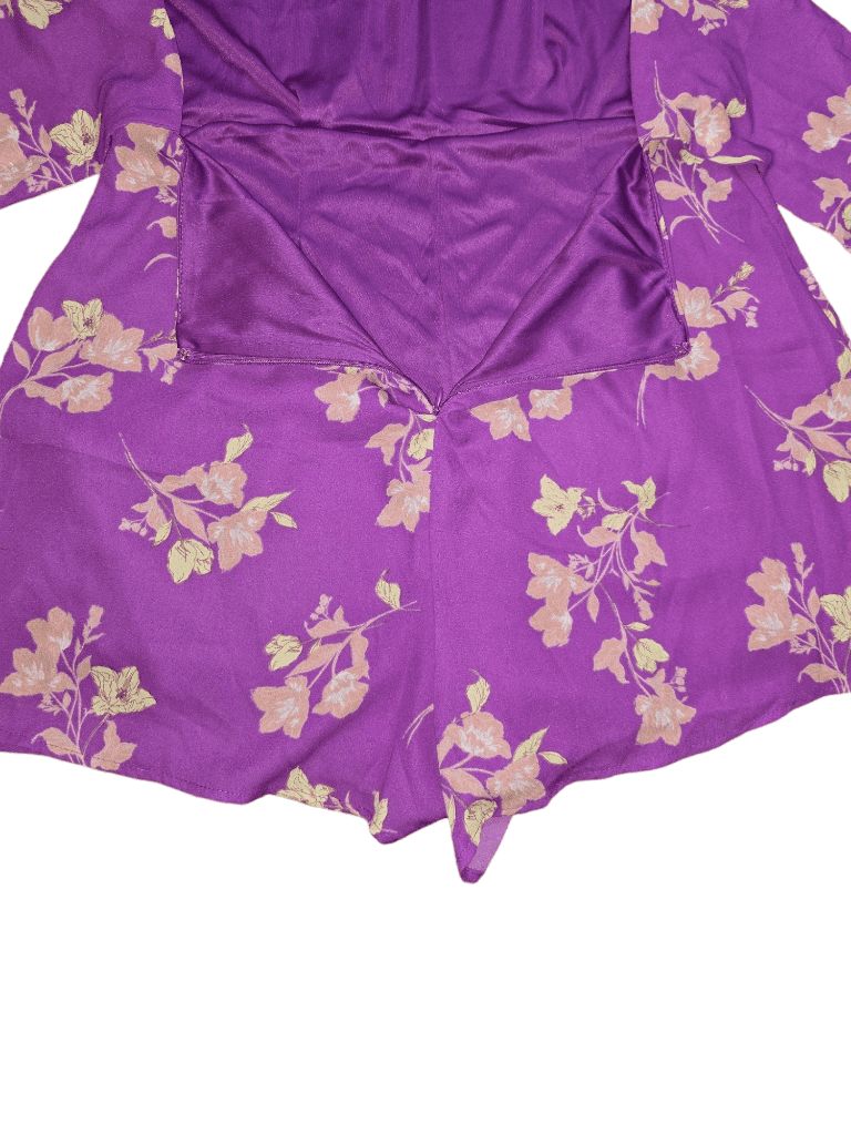 Women's All in Favor Purple Floral Romper Size L Open Bow Tie Back MSRP $$49