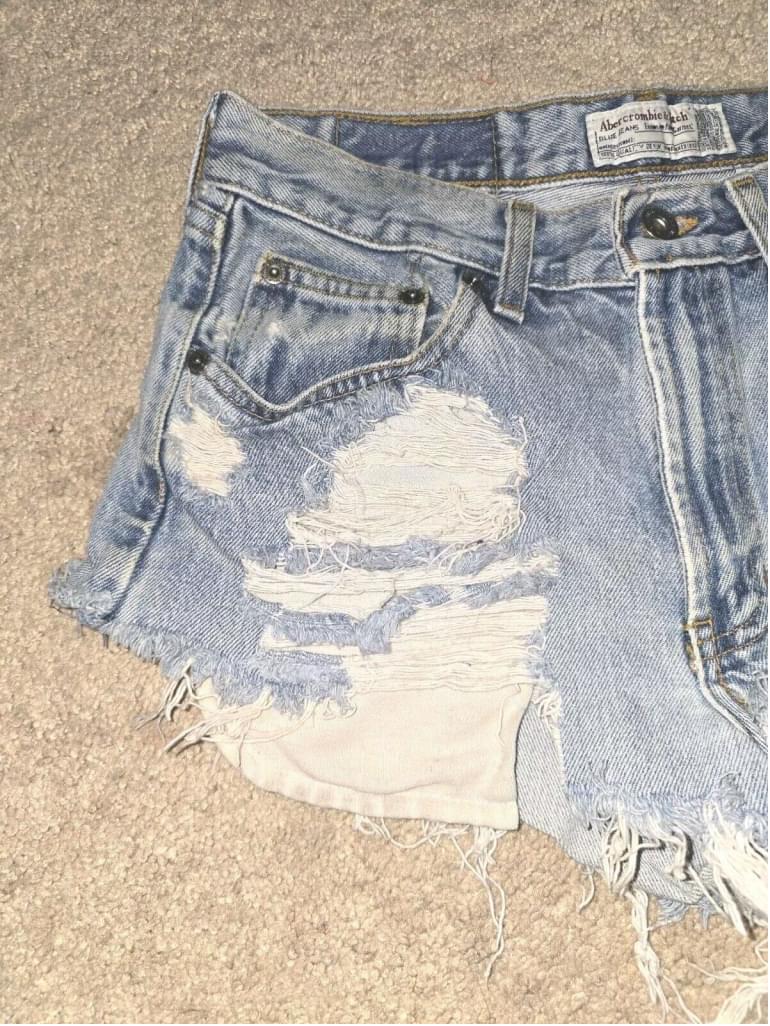 VTG Abercrombie & Fitch Ultra Distressed Cheeky Shorts SZ 4