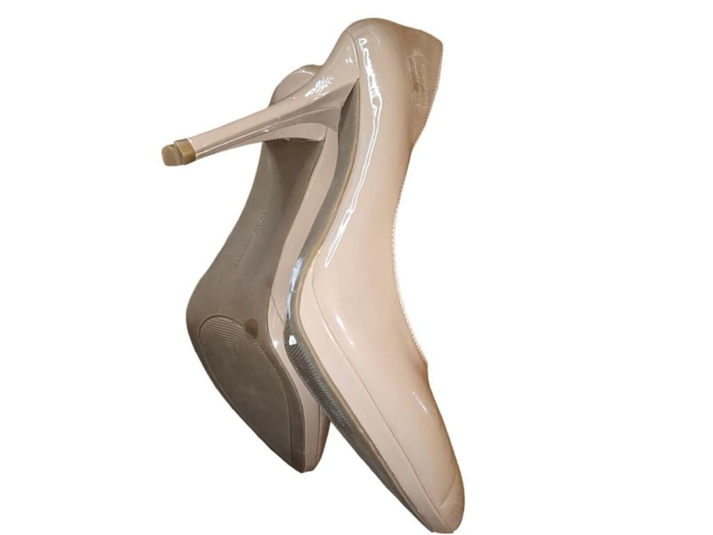 BCBGeneration Nude Beige Leather High Heel Pumps Shoes Size 9.5