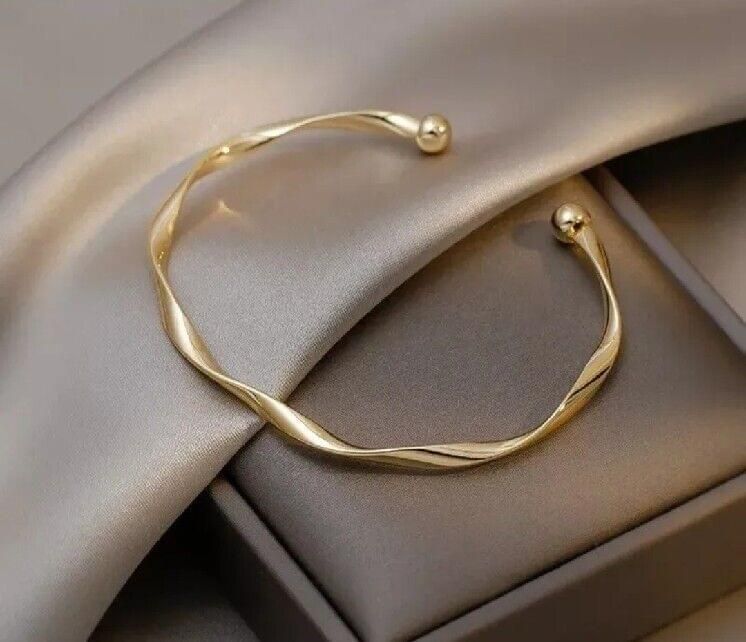 Classic Premium Retro Style Twisted Twist Metal Gold Metal Bracelet for Women