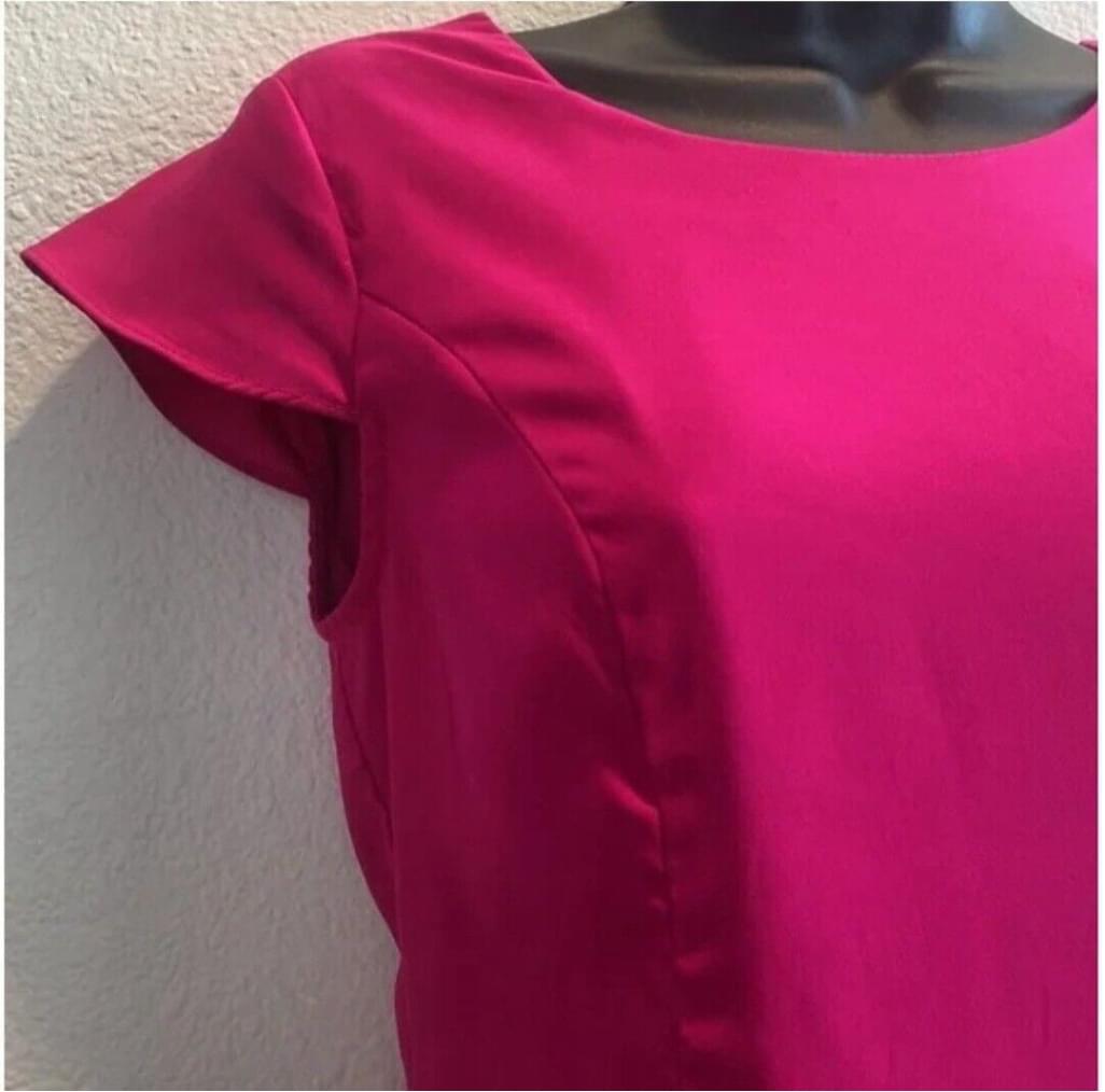 Express Peplum Short Sleeve Shirt Size MED Pink Fuschia Gold Zipper Back