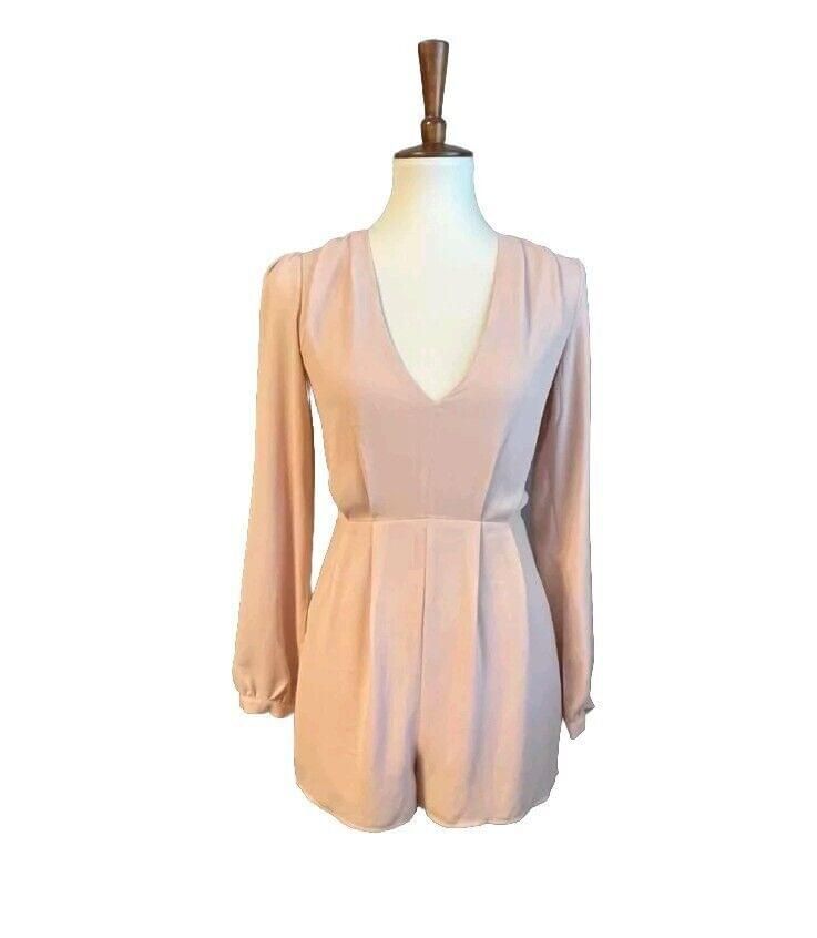 Tobi Soft Light Pink Deep V-Neck Long Sleeve Shorts Romper Sz M