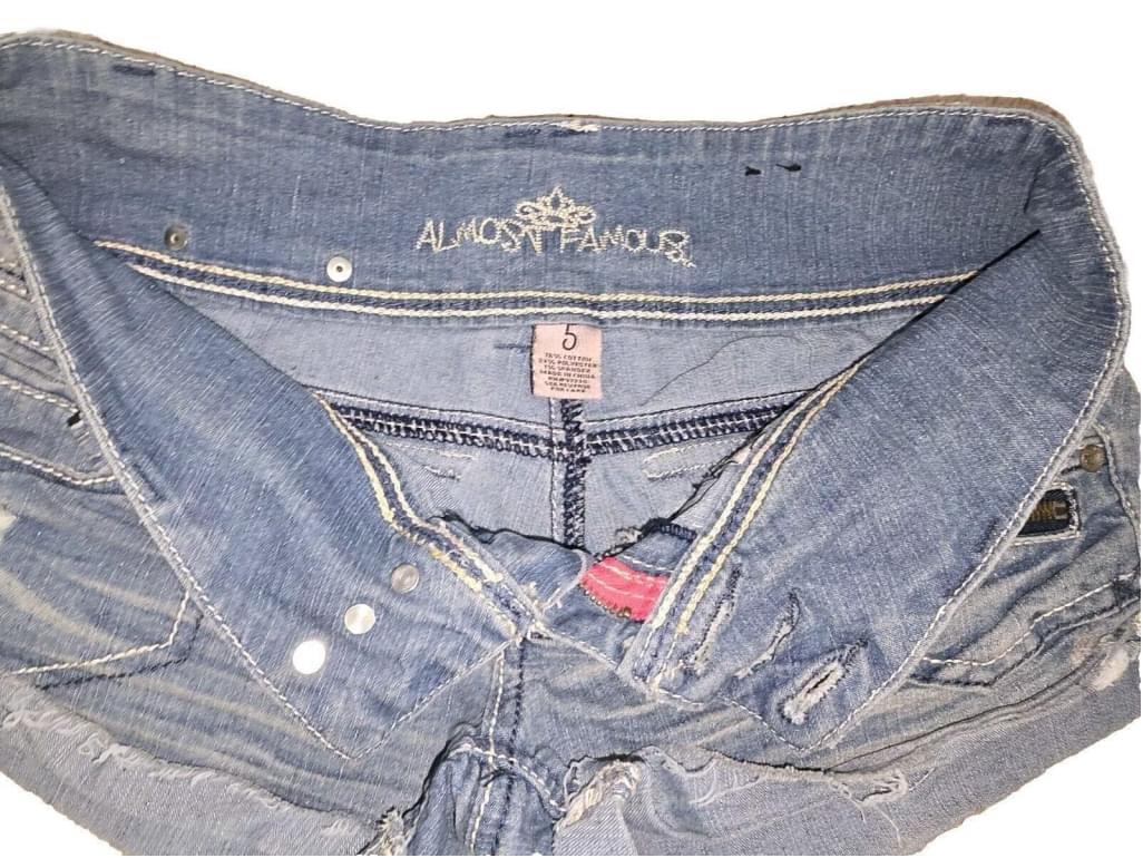 Y2K Almost Famous Low Rise Wide Waistband Distressed Jean Shorts SZ 5 Stretch