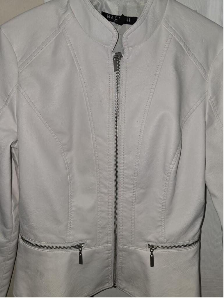 Baccini Faux leather Motto Jacket Lined Size SMALL Full Zip Off White