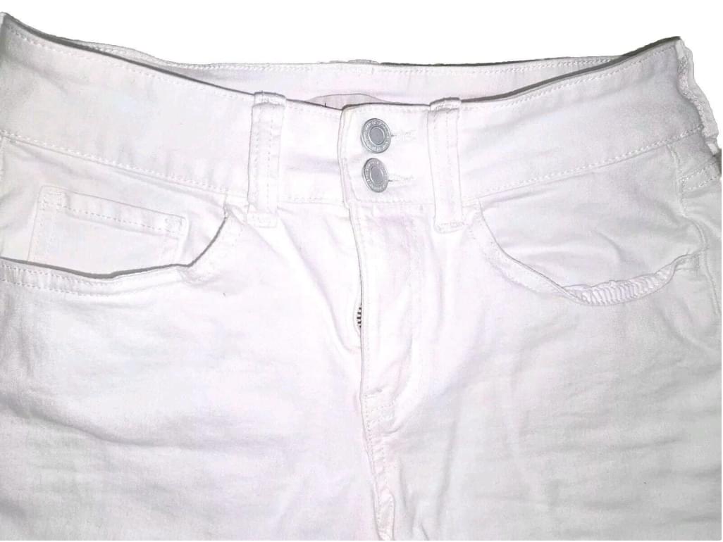 SO Low Rise Midi Shorts White Flat Front Rolled Hem Jeans  Size 7 / 28